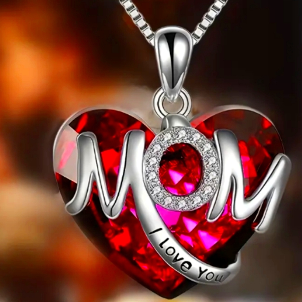 MoM Heart Neckace ❤️